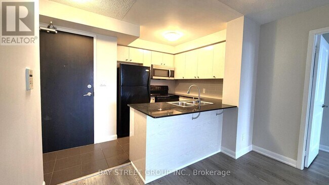 Photo - 5793 Yonge St Unit 903