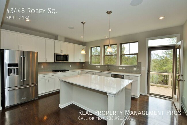 Photo - Coming Soon-Beautifully Updated End Unit F...