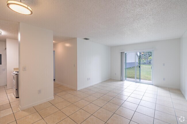 4BR, 2BA - 1,199SF - Living Room/Dining Room