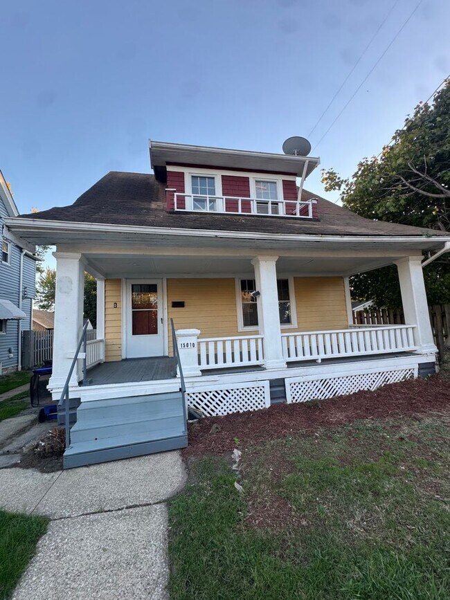 Building Photo - Charming 3-Bedroom Property in Prime Location