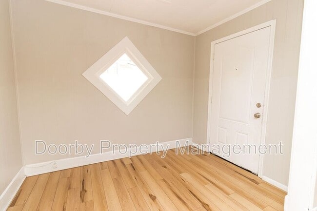 Photo - 1713 Carson Ave