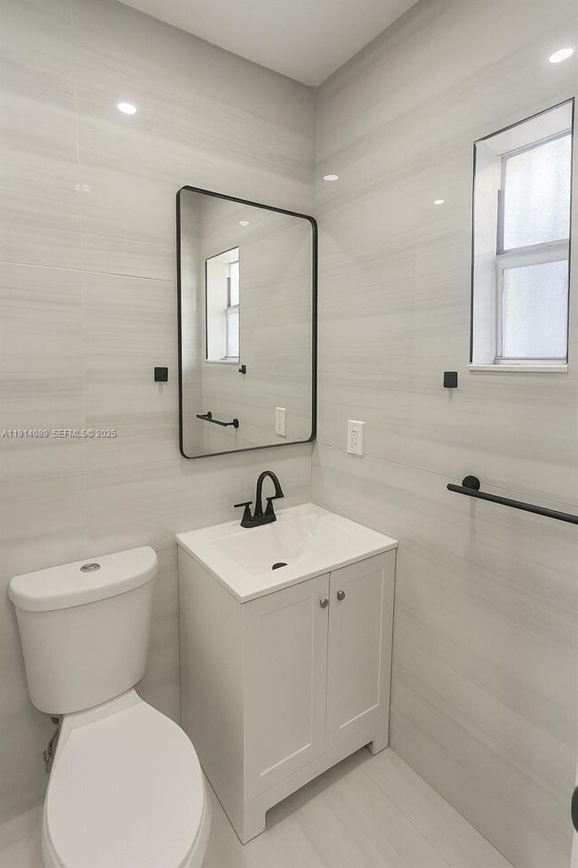 Photo - 5807 SW 25th St Unit 9