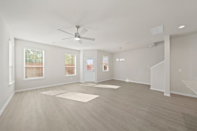 Photo - 835 Oakland Dr