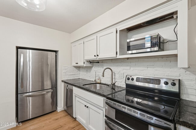 Building Photo - 21047 S 156th St