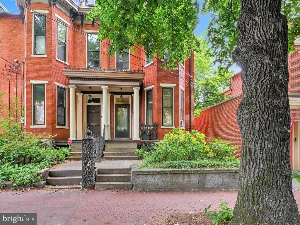 Photo - 109 N Lime St Townhome