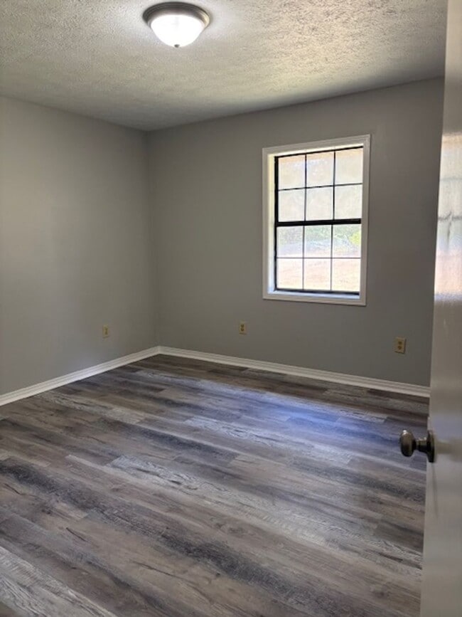 Photo - Renovated 3 Bedroom 1.5 Bath Home for Rent!