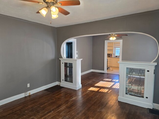 Photo - 709 N Drexel Ave