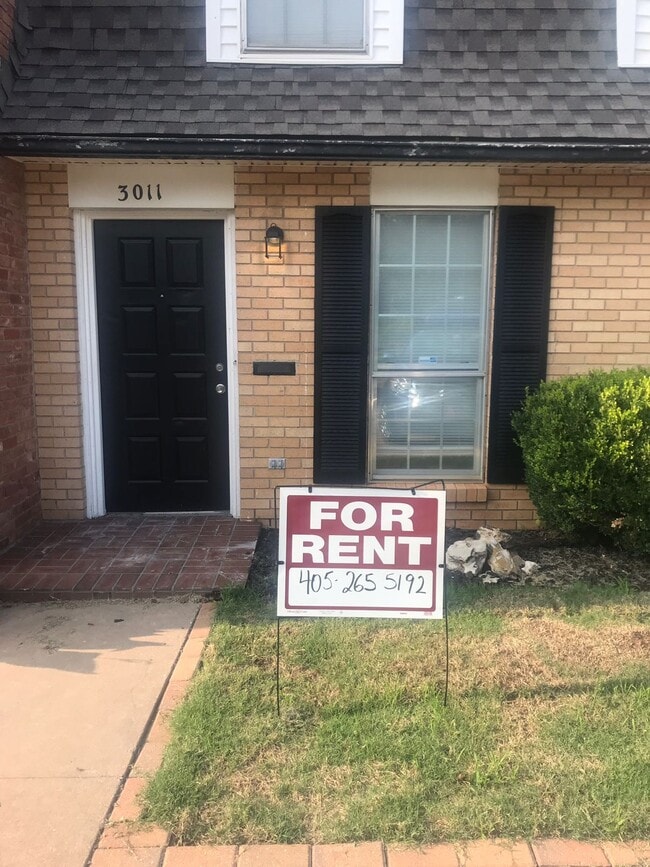 Photo - 3011 W Wilshire Blvd