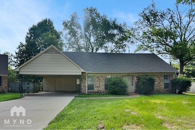 Building Photo - 2888 Baywood Dr