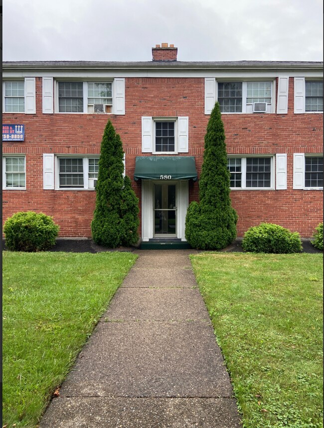 Building Photo - 580 Amherst St Unit 2 Rental