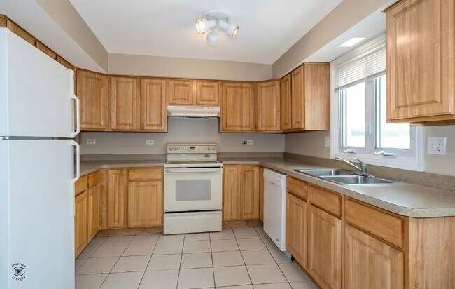 Photo - 8616 W 95th St Unit 307