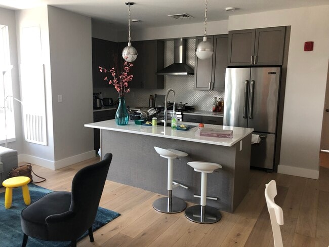 Building Photo - 1650 Commonwealth Ave Unit 203 Rental