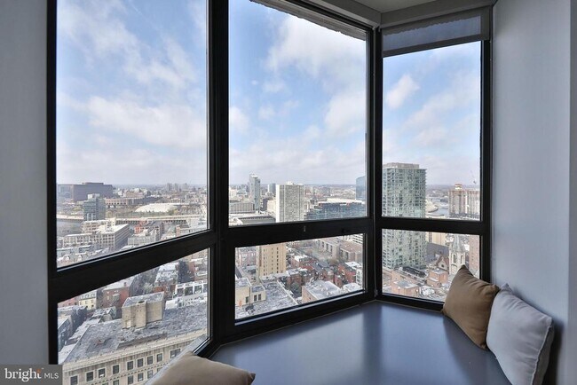 Photo - 2018 Walnut St Unit 18G
