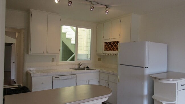 Photo - SEAL ROCK Unit 130