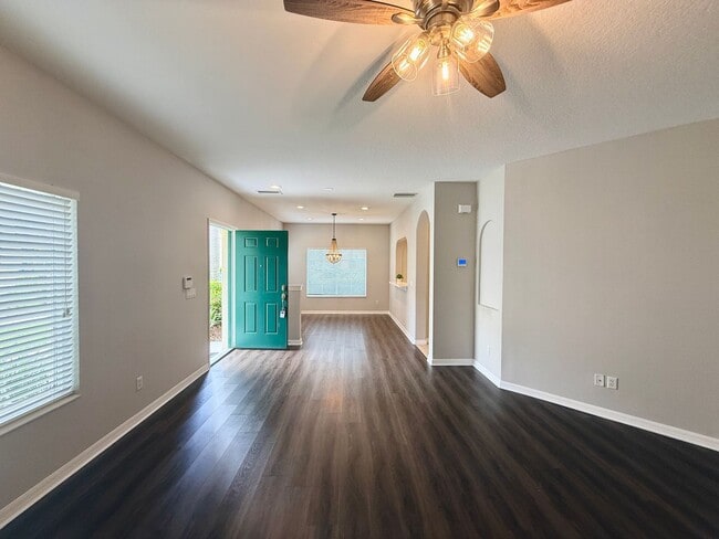 Photo - Pristine 3-Bed/2.5 Bath Townhome Ready for Move-in- Bradenton FL!!