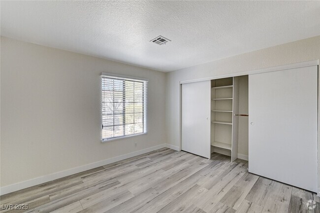 Building Photo - 2633 Durango Dr Unit 201 Rental