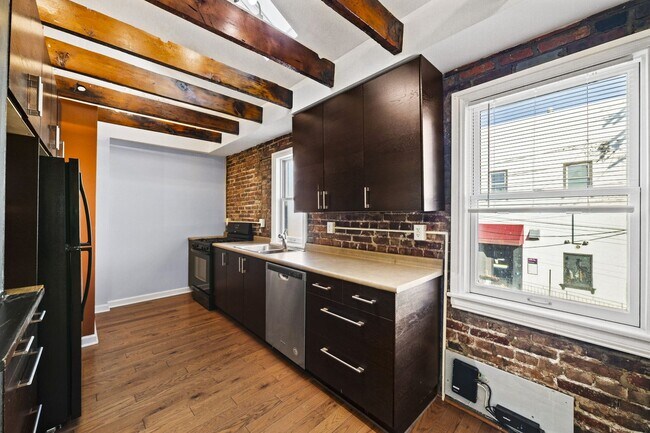 Photo - 4213 Butler St Unit 4213 Butler Street - Second Floor 2