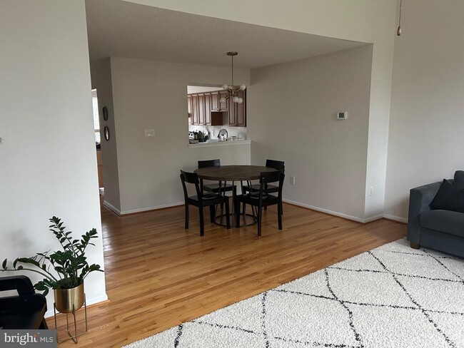 Photo - 5833 Pin Oak Commons Ct