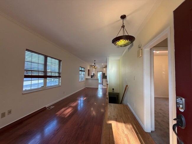 Photo - 1701 Grove St