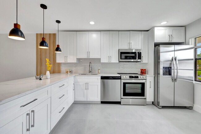 7898 Eastlake Dr Unit 7d