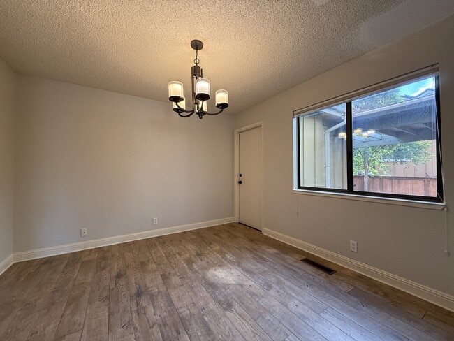 Photo - 21 Alameda Park Cir