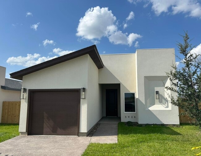 Building Photo - 5928 Heather Loop