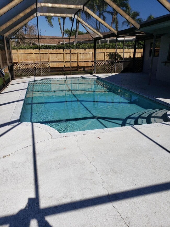 Photo - 4833 Fox Hunt Trail