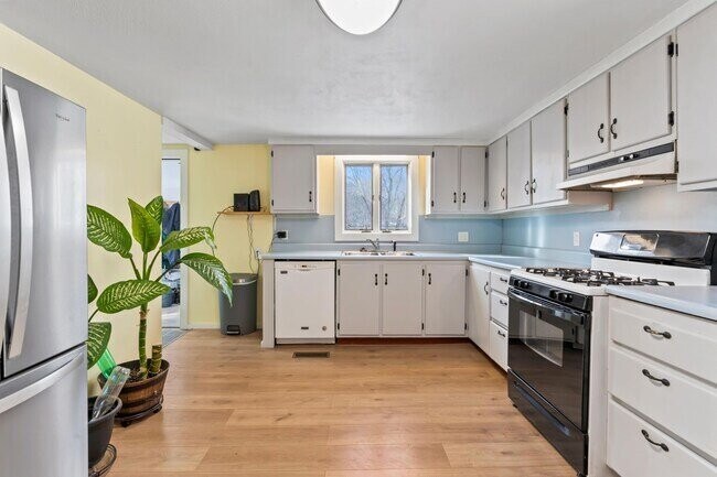 Photo - 410 Boothby Rd