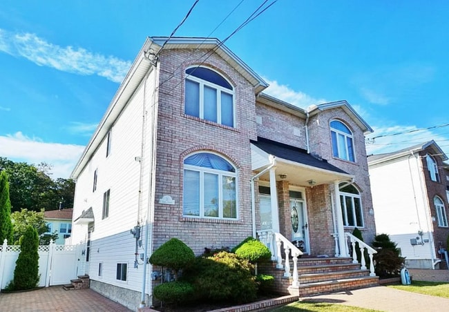 Building Photo - 21 Jumel St