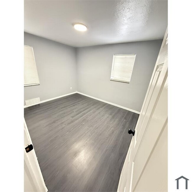 Photo - 521 E 222nd St Unidad 521 E 222nd St- DWN