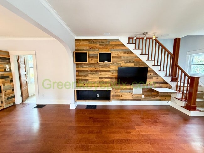 Photo - 1733 N Alberta St