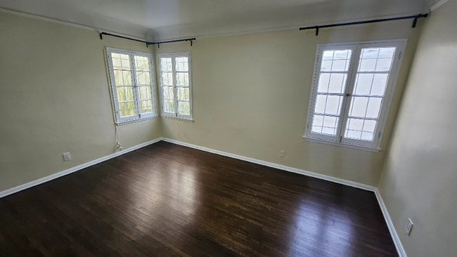 Photo - 122 N Gale Dr Unit B