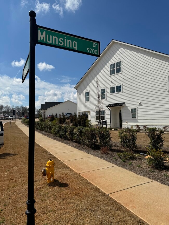 Photo - 9637 Munsing Dr