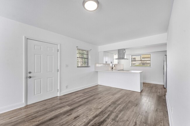 Photo - 500 NE 48th St