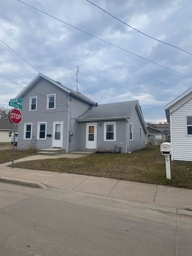 Photo - 2 Bedroom House in Oshkosh!