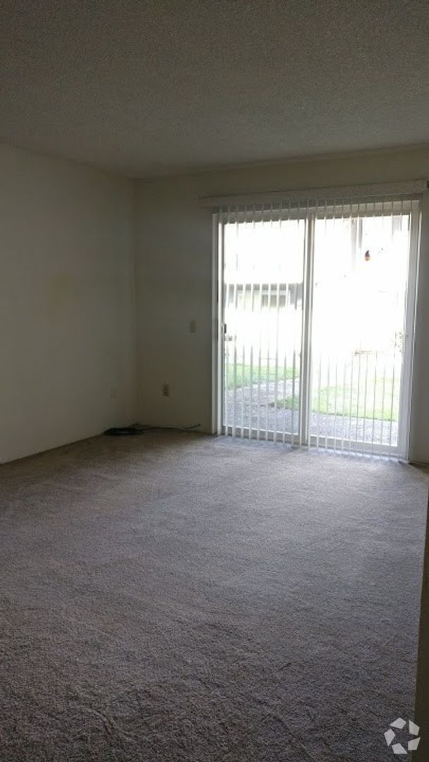 Building Photo - Downtown Port Angeles - 1 Bed 1 Ba / Groun... Unit 36 Rental