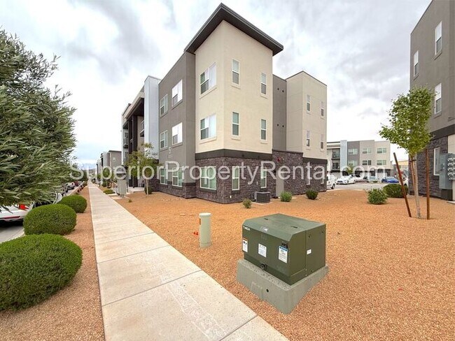 Desert Color Condo 3 bd, 2 bt, 1 Car Garage