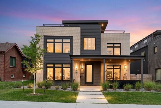Building Photo - Luxury 5BD, 6BA Home 1 Block From Sloan's Lake