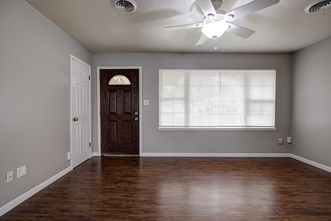Photo - 1208 Avondale Dr