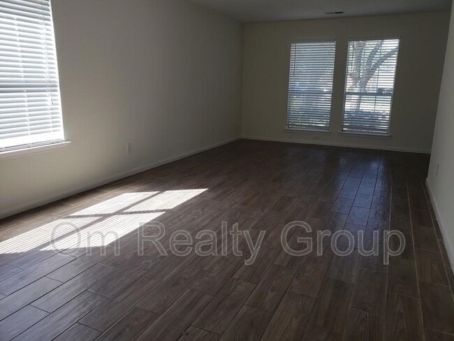 Photo - 6655 Stonefort Ct