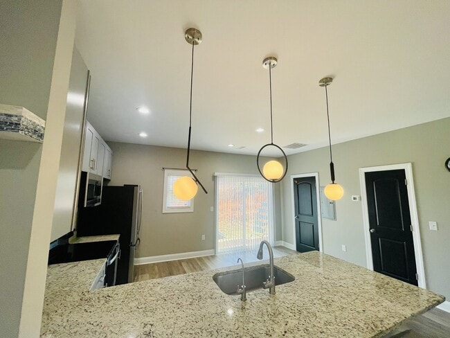 Photo - 143 Emanuel Ct