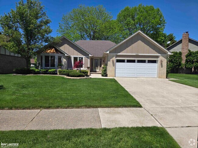 Building Photo - 52843 Deerwood Dr Rental