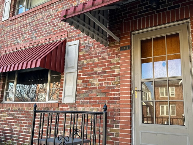 Building Photo - 4914 Lansdowne Ave