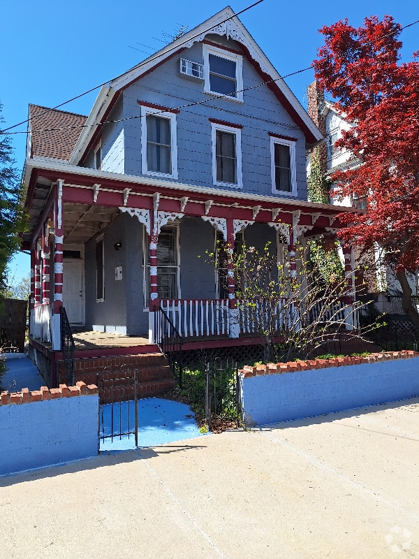 Building Photo - 59 7th St Rental