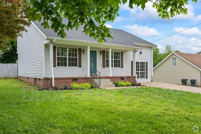 Building Photo - 1712 University Dr Rental