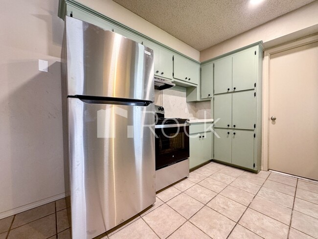 Photo - 7024 Woodlake Dr Unit 7024 Woodlake Dr
