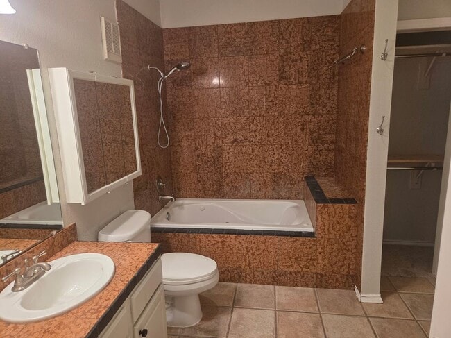 Photo - 14400 Montfort Dr Unit 505