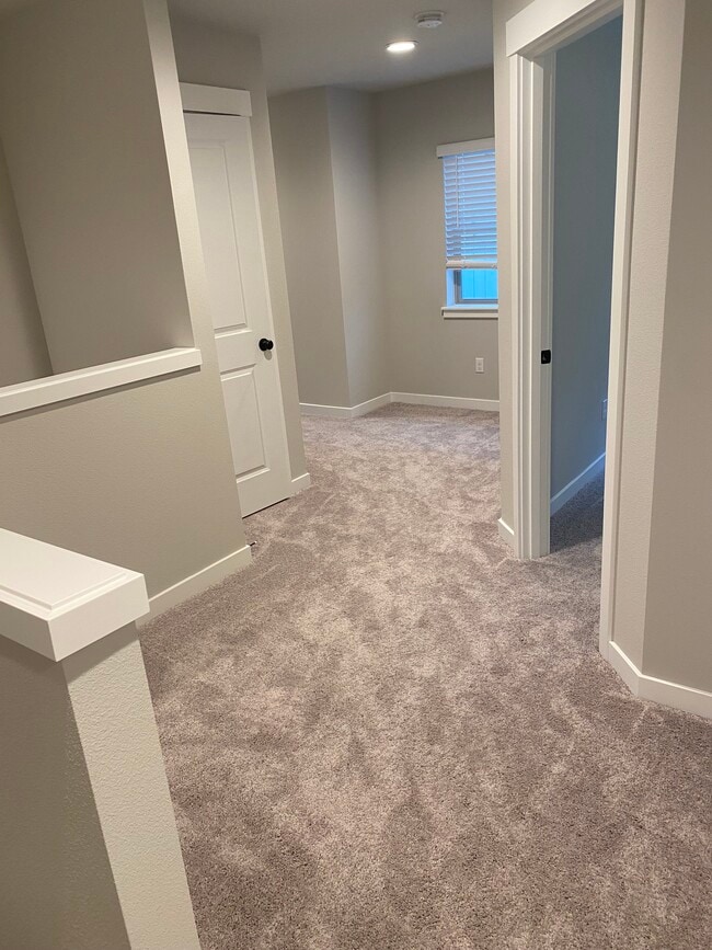 Photo - 16587 SE Sunshower Pl