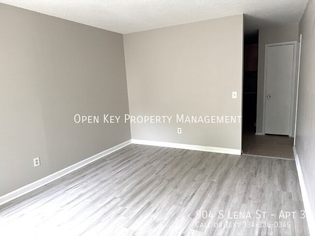 Building Photo - 904 S Lena St Unit 3 Rental