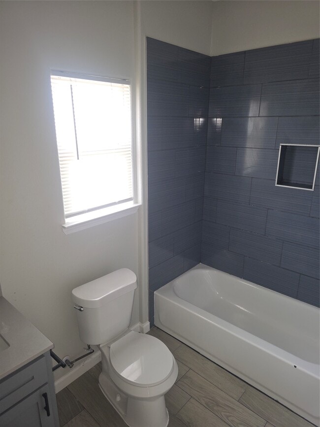 Photo - 3221 Ennis St